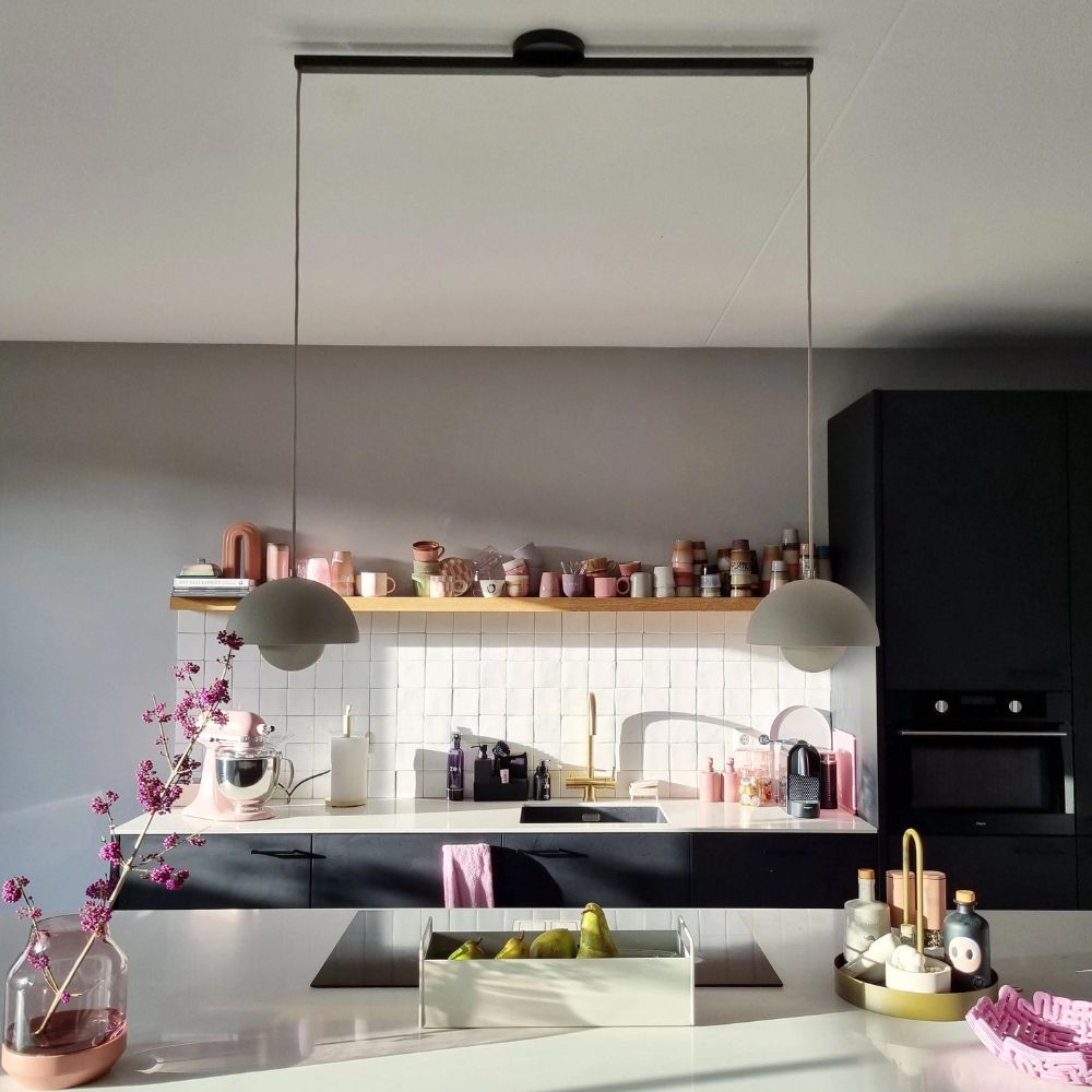 Lightswing Twin zwart hanglampen in de keuken